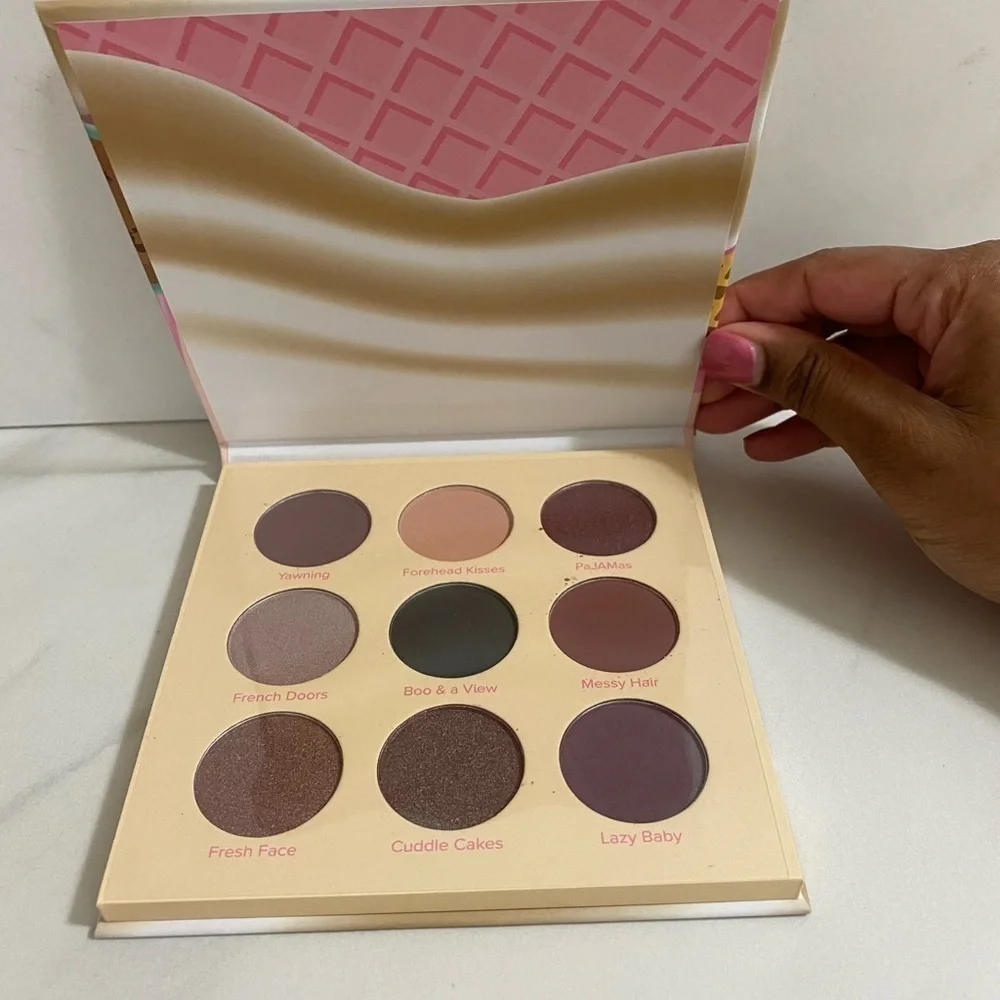 beauty bakerie Breakfast in Bed eyeshadow palette